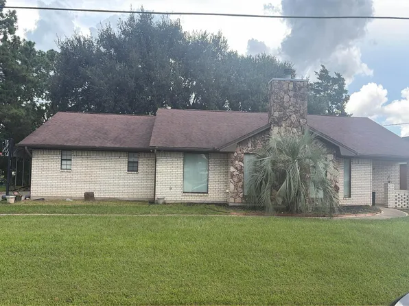 102 Robin Ave, Bridge City, TX 77611