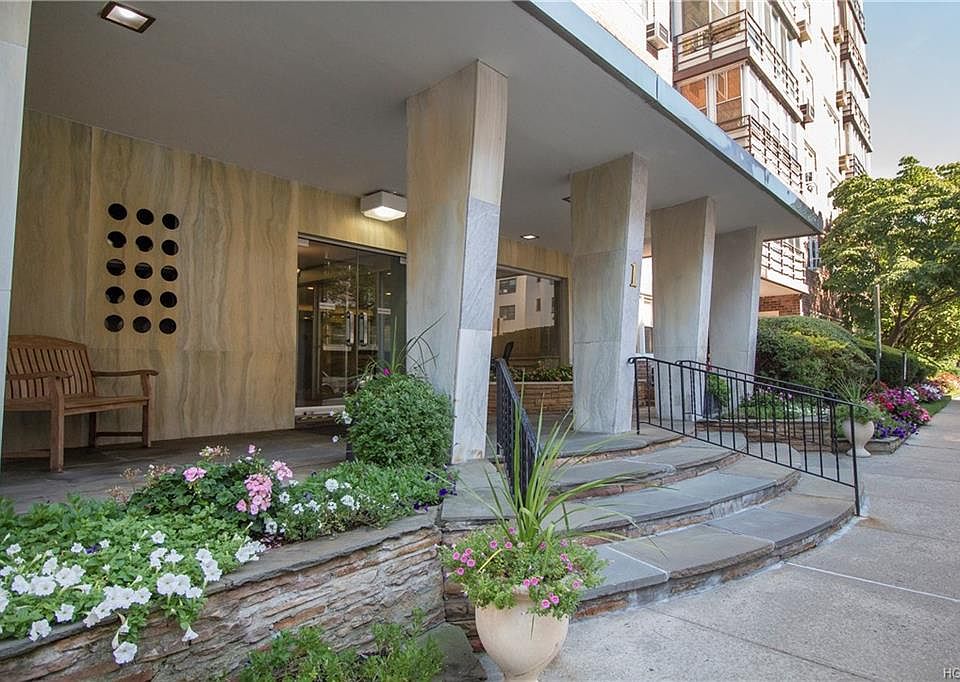 1st image of 1 Washington Sq APT 1C
