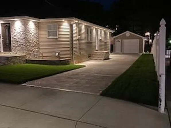 100 Manee Ave, Staten Island, NY 10309