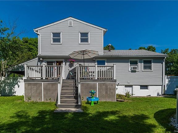 2nd image of 5 Dorothy Dr