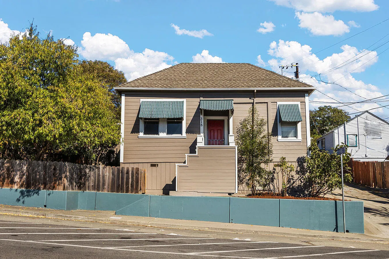 4 bed, 1347 sqft, $2,695 — Photo 2