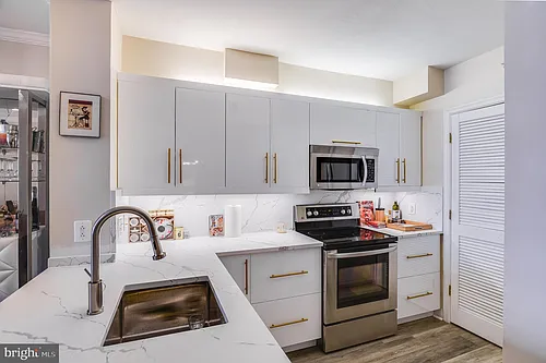 631 D St NW Photo 1