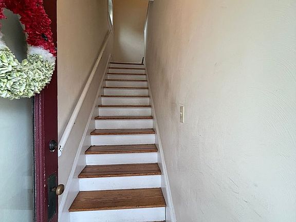 4th image of 379 Walnut Ave SW #4