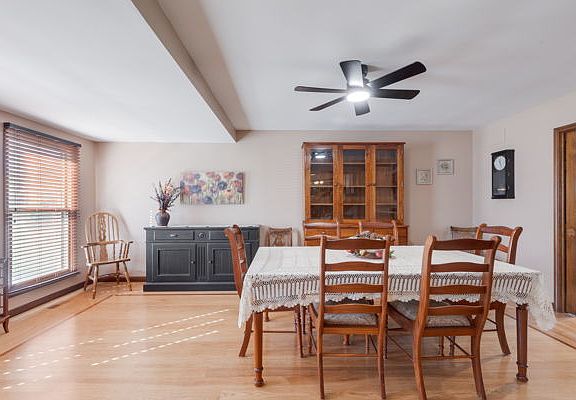 3rd image of 38W512 Bittersweet Ln