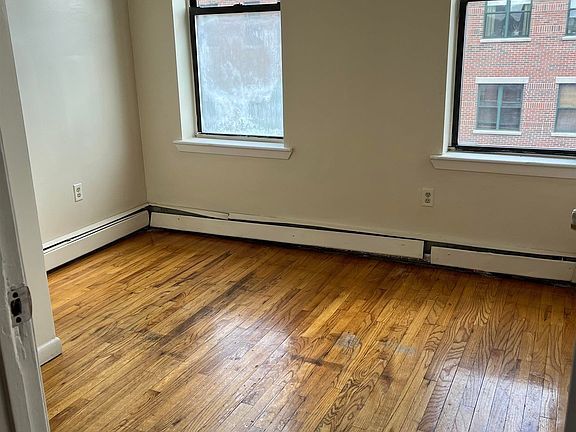 4th image of 411 Martin Luther King Jr Dr APT 4L