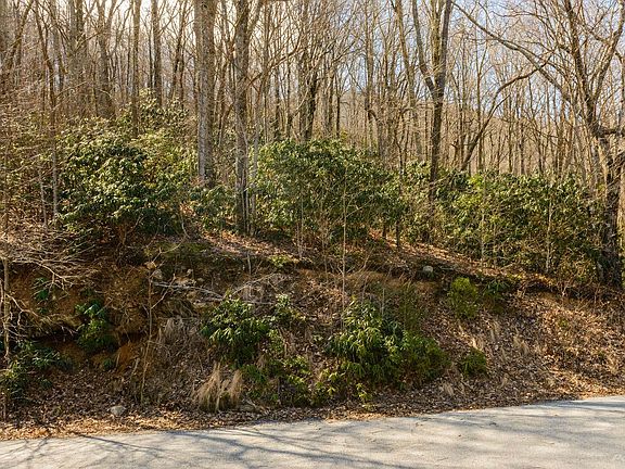 Cul-de-sac home site