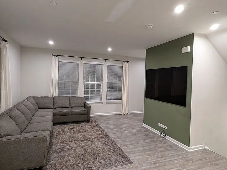 14 Nicholas Dr E — Photo 3
