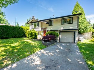 17223 61b Ave, Surrey, BC V3S 5M7