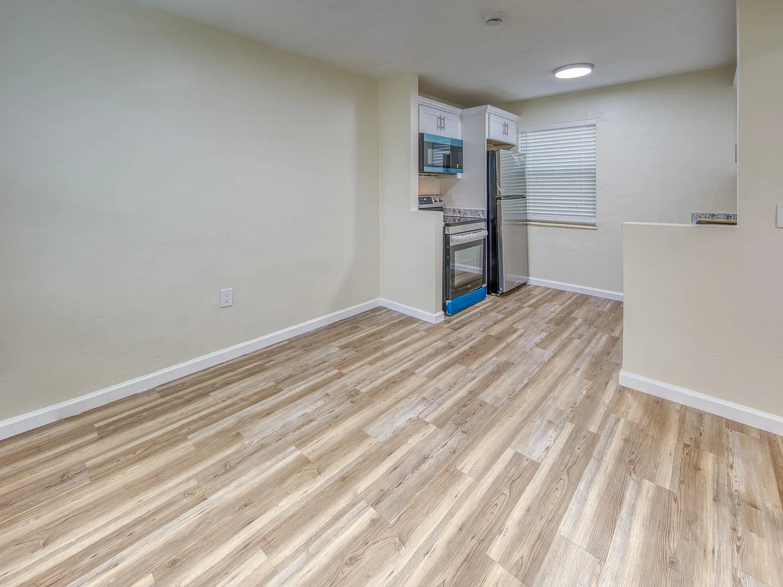 1 bed, 1.0 bath, 400 sqft, $1,495 — Photo 4