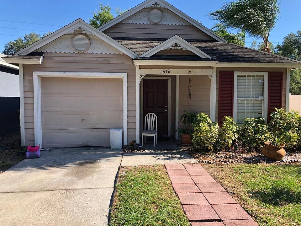 1st image of 1676 Chatham Cir