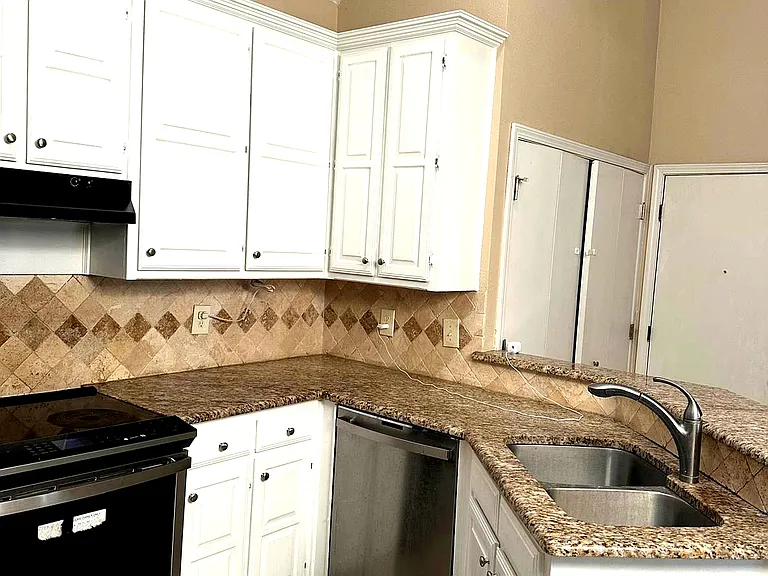 6304 Cupertino Trl — Photo 26