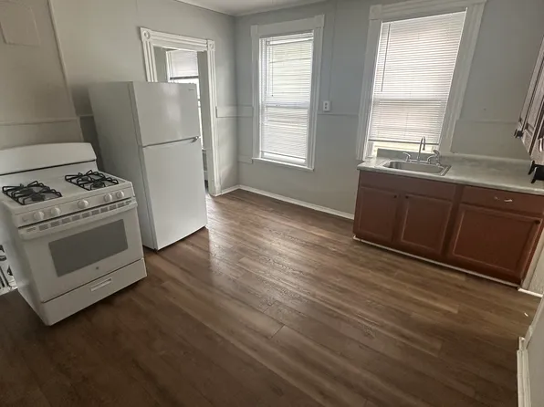 150 Plymouth St #2, New Haven, CT 06519