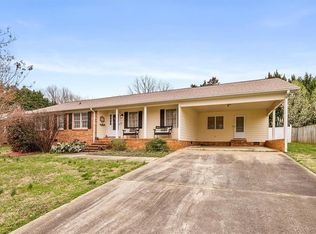 6204 Buckhorn Rd, Greensboro, NC 27410
