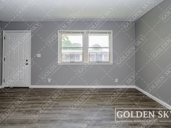 2nd image of 111 S Keystone Cir