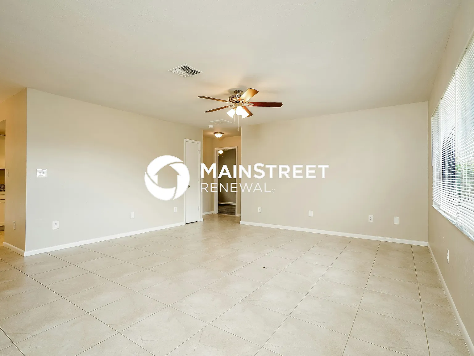 3311 S E Santa Barbara Pl — Photo 2