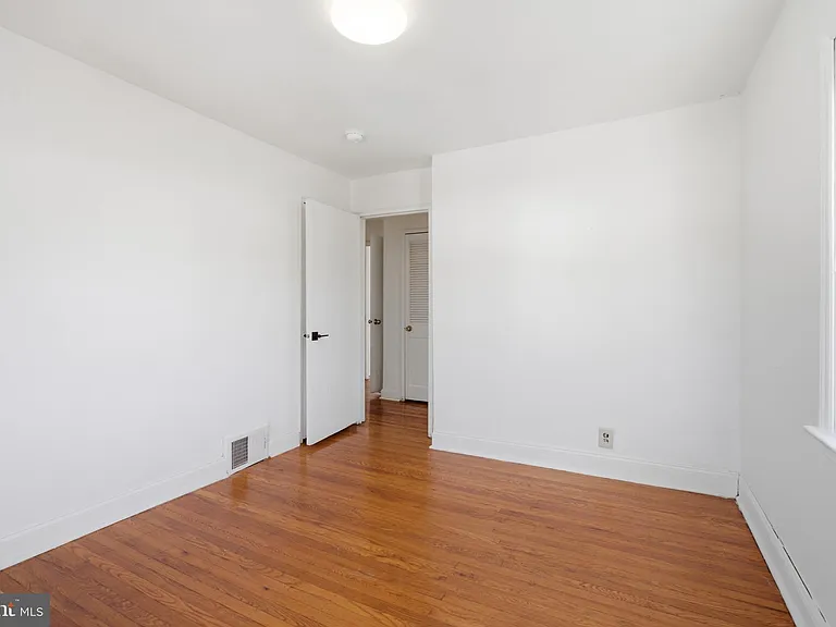 1108 Cobbs St — Photo 16