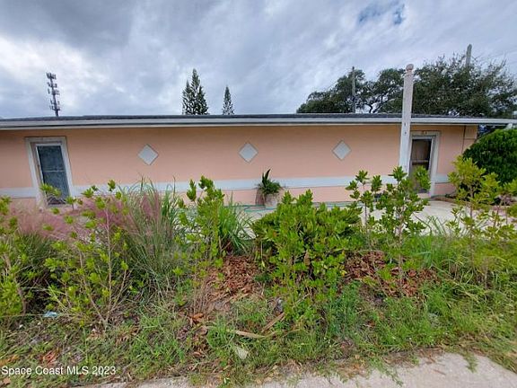 2nd image of 1514 N Harbor City Blvd