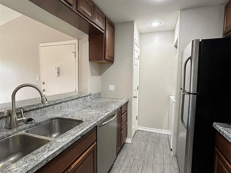 3300 Pebblebrook Dr #82 — Photo 5