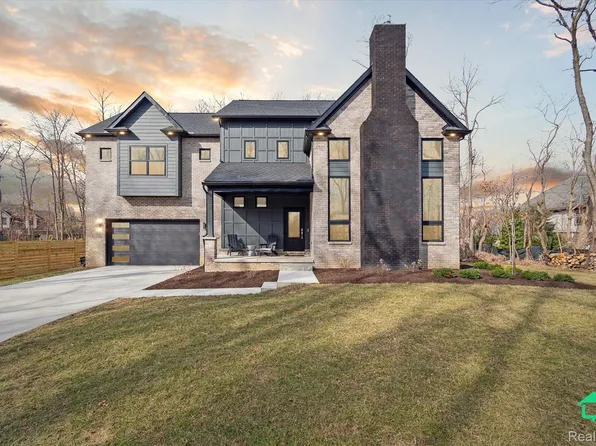 2125 Benstein Rd, Commerce Township, MI 48390