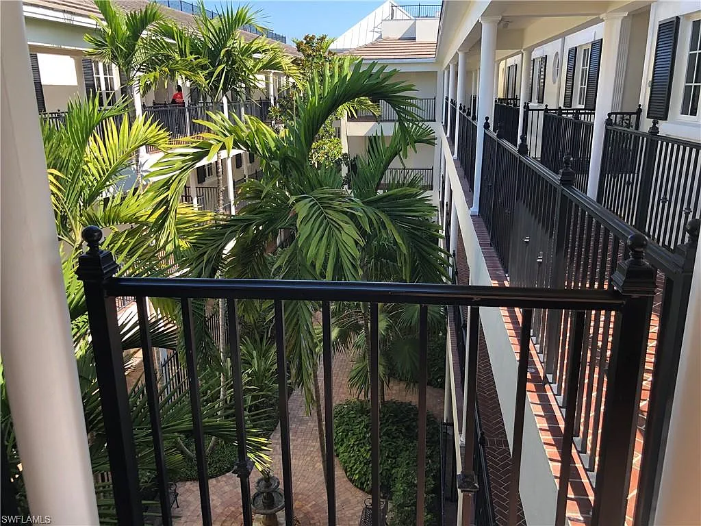 3 bed, 3.5 bath, 2472 sqft, $16,000 — Photo 4