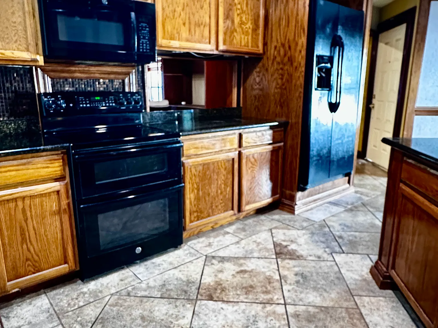 4 bed, 2225 sqft, $2,145 — Photo 2