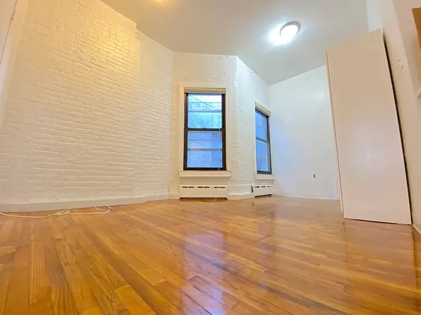 1372 York Avenue image 1 of 4