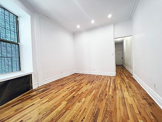 2nd image of 305 W 111th St #11D