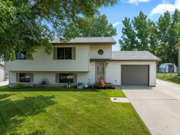 10 Durango Dr, Burlington, ND 58722