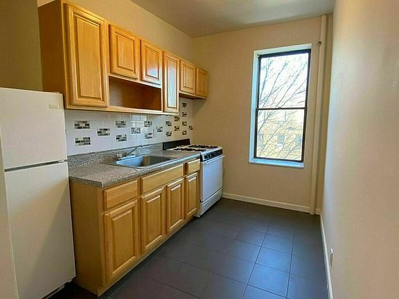 3rd image of 725 70th St #F7