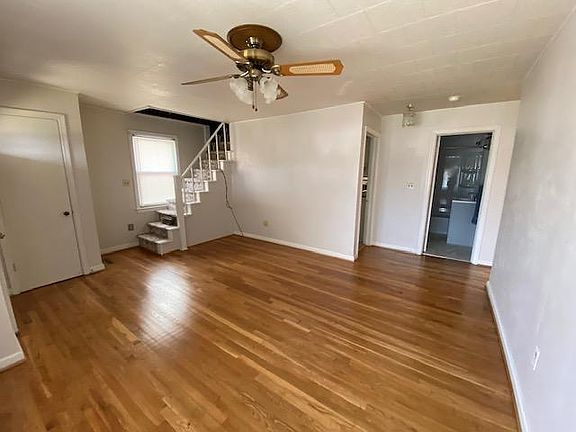 3rd image of 527 Crowmorr St NW