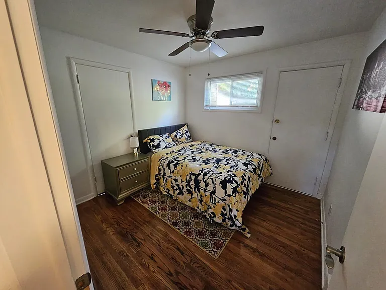 304 Greenvale Dr — Photo 7