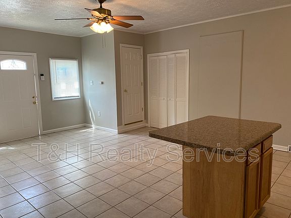 5th image of 9 S Galeston Ave