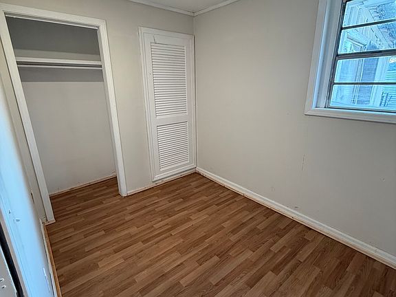 4th image of 106 Grant St