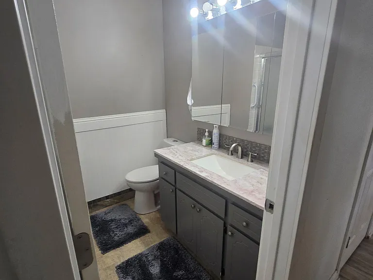 6620 NE 75th St — Photo 11