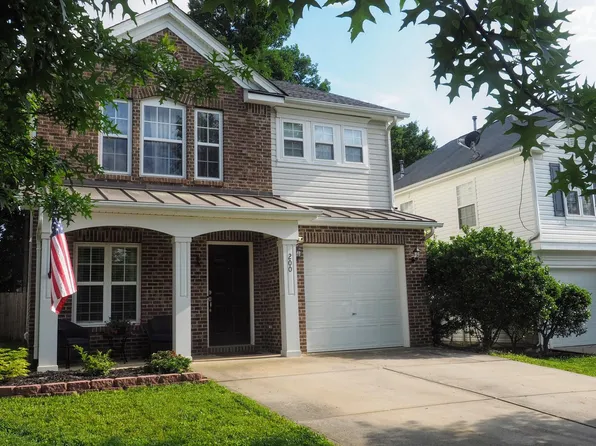 200 Trayesan Dr, Holly Springs, NC 27540