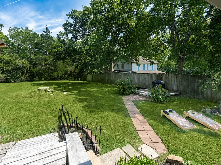 2801 Alhambra Cir — Photo 34