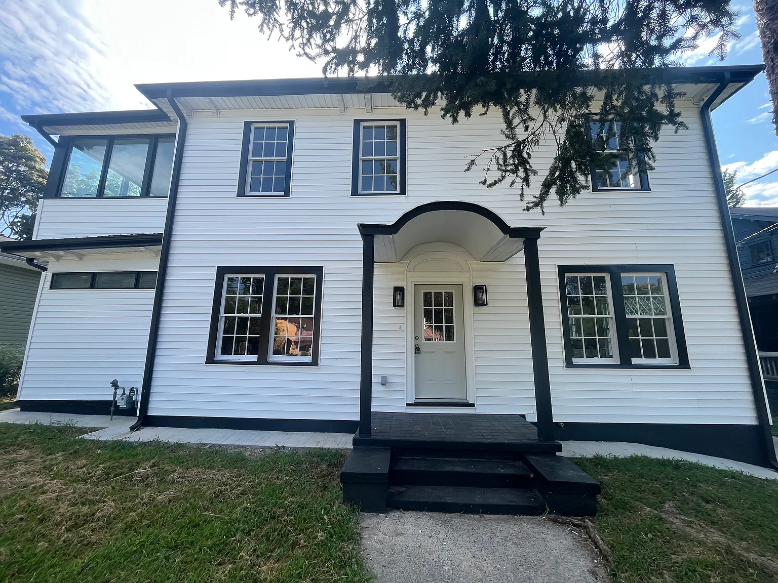 5 bed, 2800 sqft, $2,450 — Photo 1