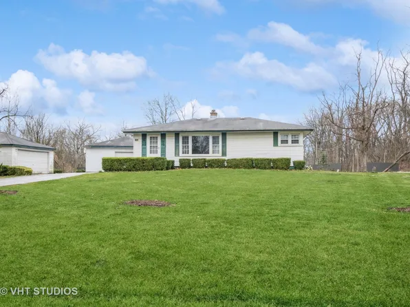 24260 S Meadowood Rd, Crete, IL 60417