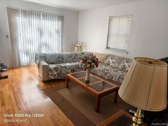 2nd image of 1508A Park Ave E
