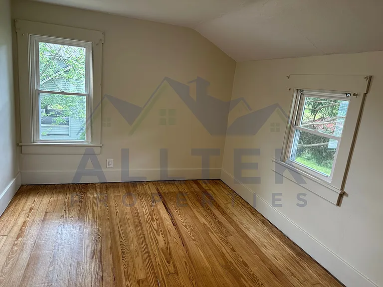 11900 Market St — Photo 16