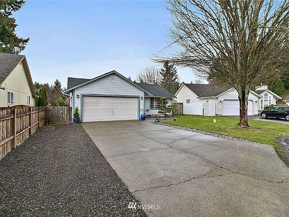 2nd image of 1524 Entrada Ct NE