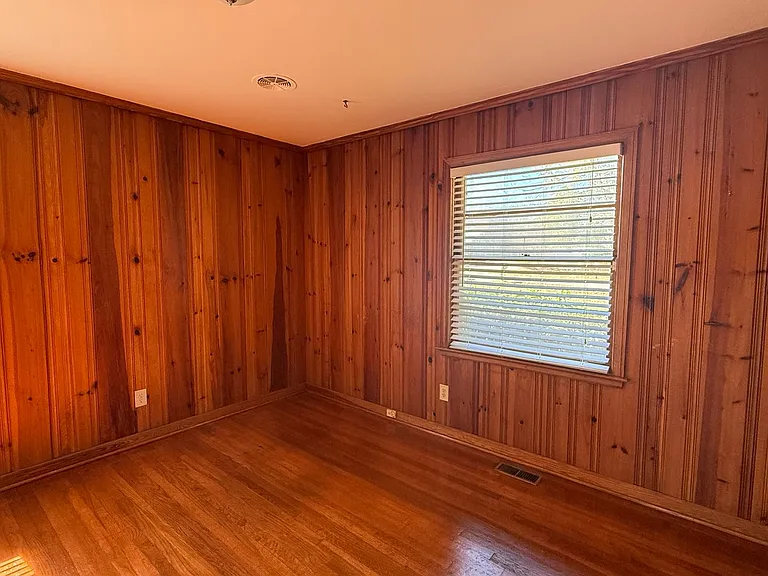 2109 Fleming St — Photo 3