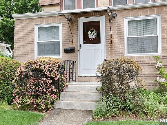 2nd image of 24 Erie St