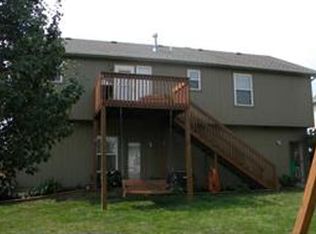 1030 E Cottage Creek Cir, Gardner, KS 66030