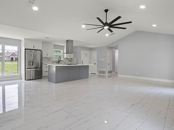 5th image of 600 Pierce Rd