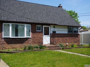 84 S Windhorst Ave, Bethpage, NY 11714