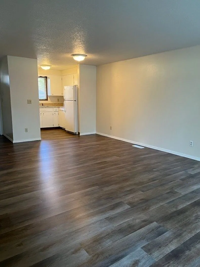 008a — Photo 3