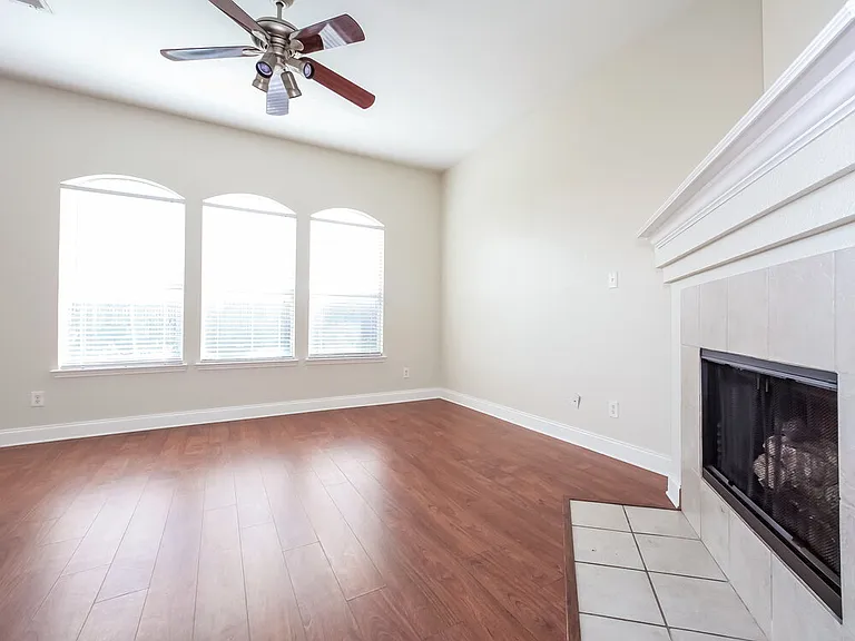 773 Silverbrook Dr — Photo 4