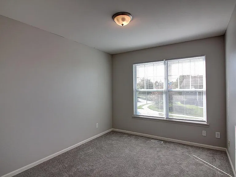 5375 S 194th St — Photo 15