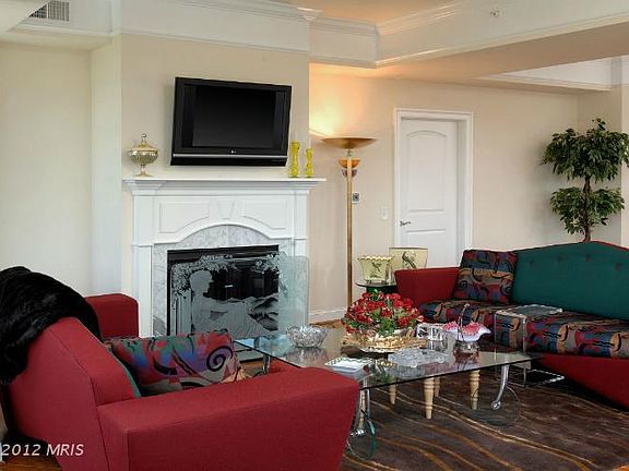 2nd image of 1450 Emerson Ave Unit 301